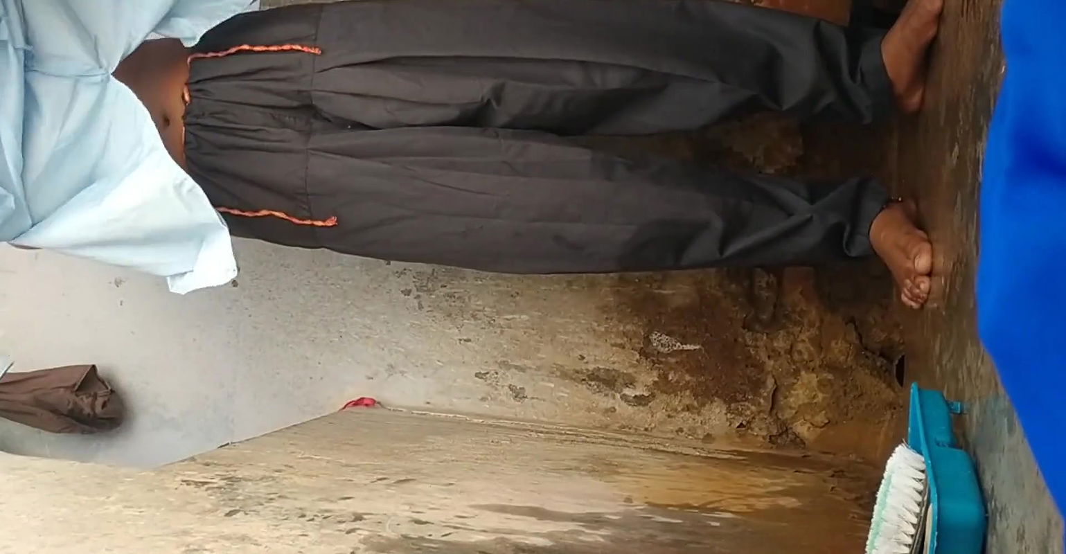 Desi Indian (HD) Schoolgirl bathroom fingering hairy pussy with orgasm caught camera mms leaked viral video