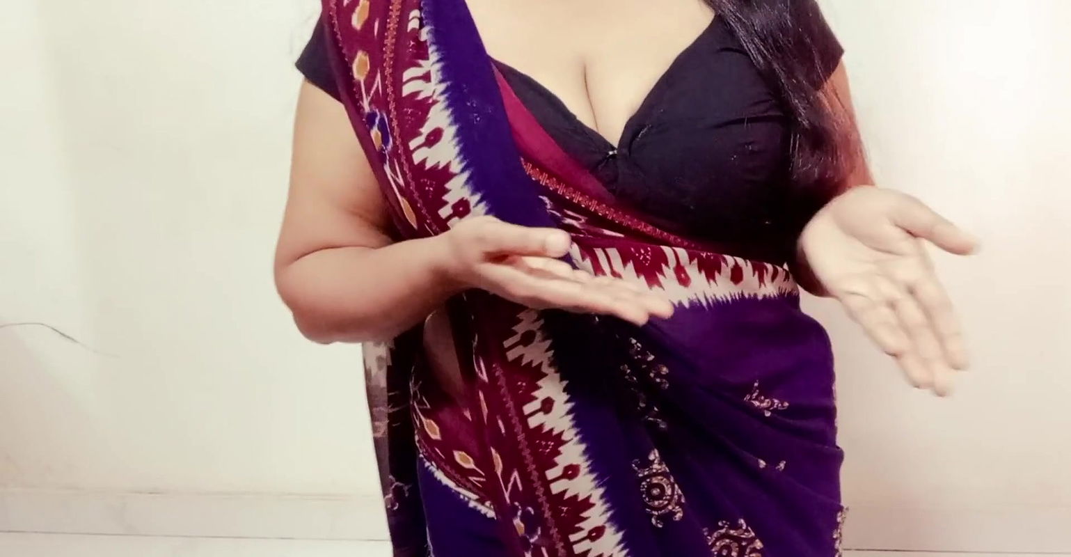 Horny Stepmom Arya Fucked Herself