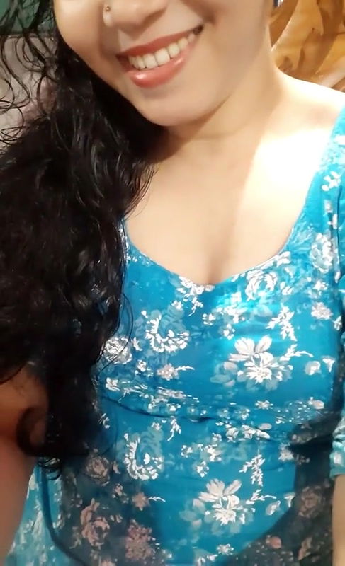 Feeling so hot you can touch my pussy