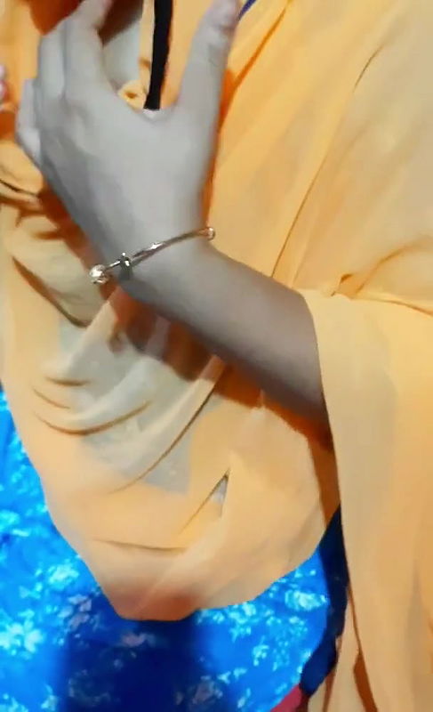 Feeling so hot you can touch my pussy