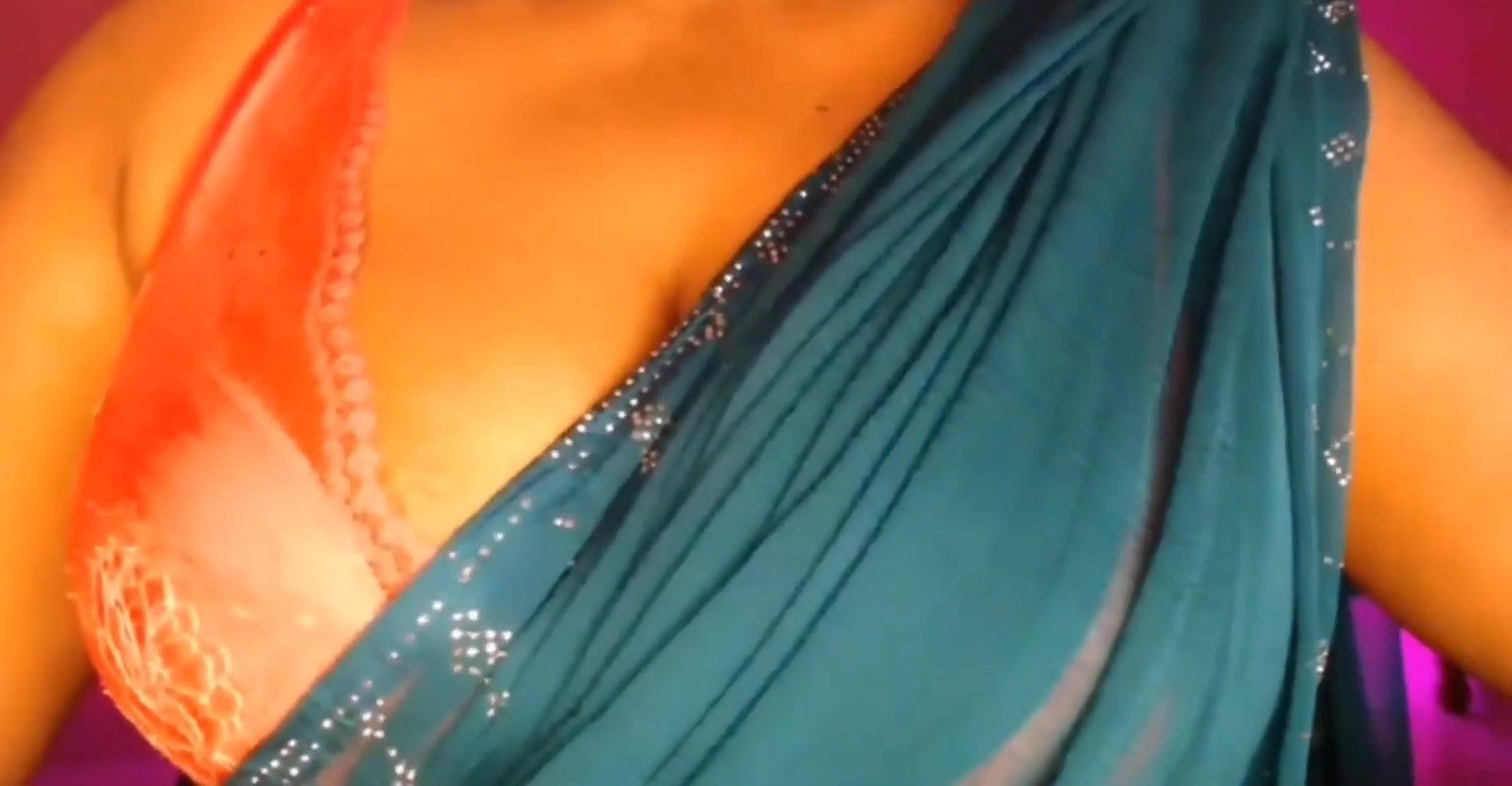 Hot Boobs Press and Nipple Show