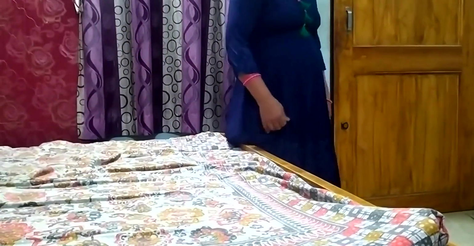 Indian Bhabi Hot Sex and Hard Blowjob with Her Boyfriend