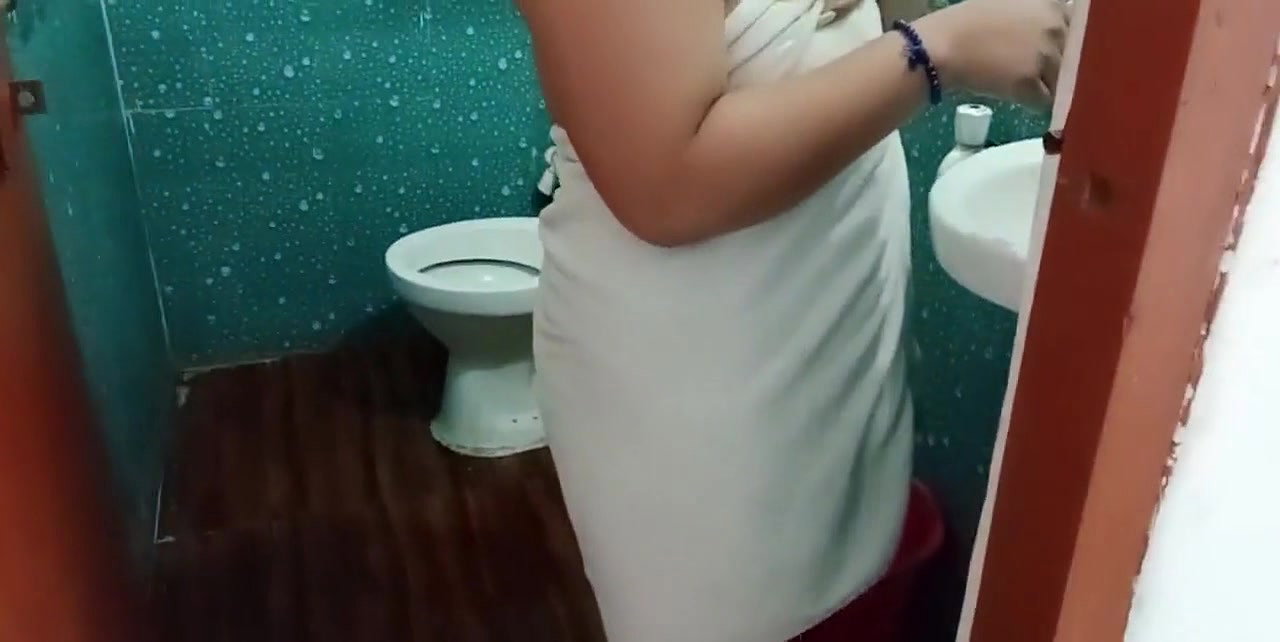 Romantic dirty talk Hindi Hindi sex story desi sali apni sagi sali ki chudai