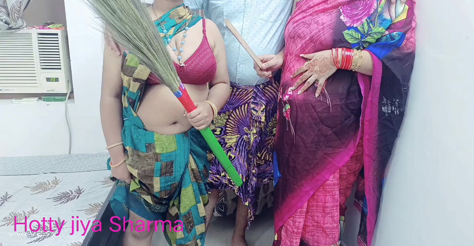 XXX Beautiful Indian aunty shared his husband with maid!! Desi latest 2024 hot threesome sex