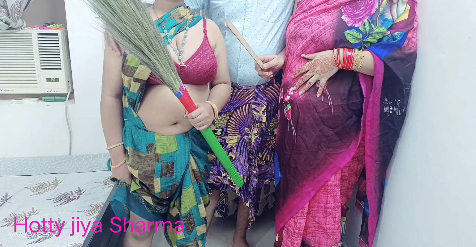 XXX Beautiful Indian aunty shared his husband with maid!! Desi latest 2024 hot threesome sex