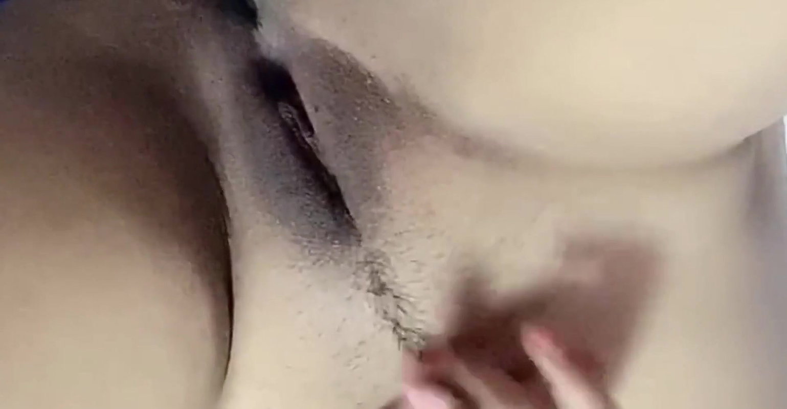 Young indian girl play with her pussy