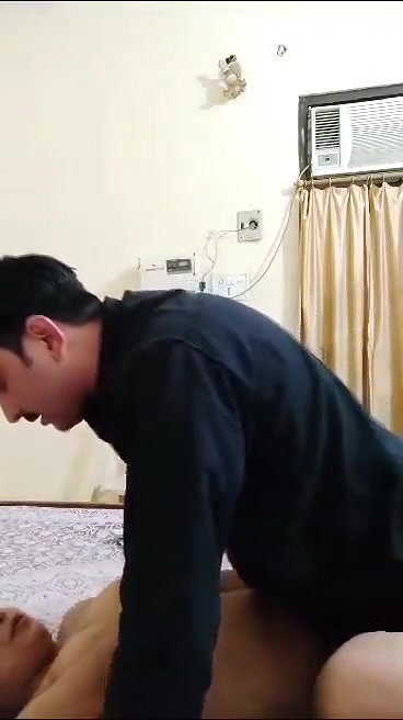 Pakistani Bhabhi Affair clips leaked