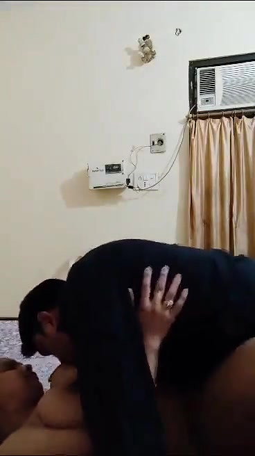 Pakistani Bhabhi Affair clips leaked