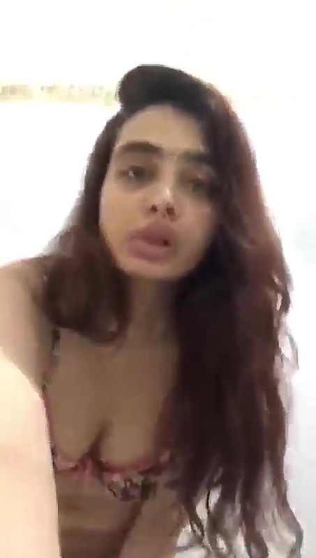 Beautiful Cute Bhabi Showing