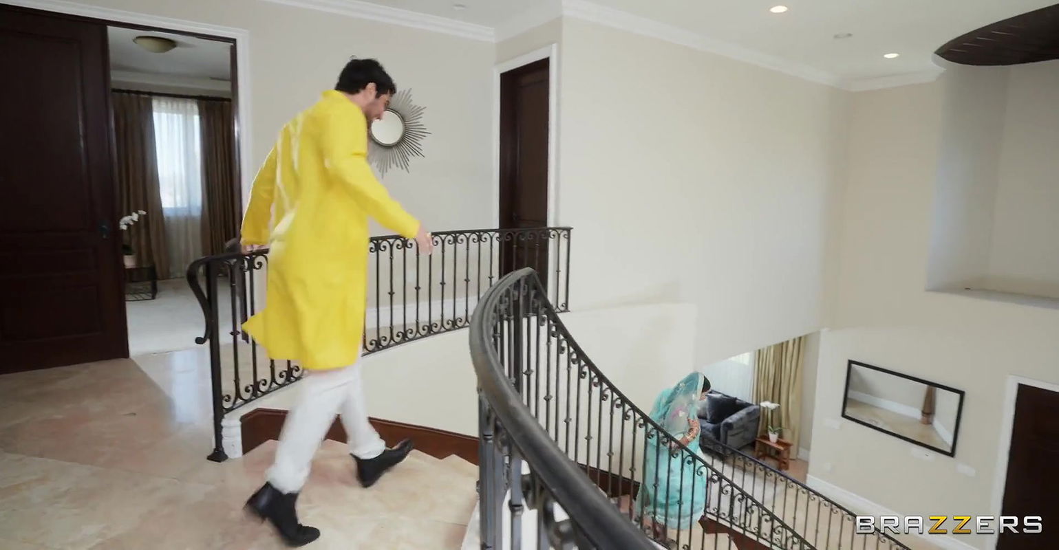 Jasmine Sherni Angel Gostosa in a Bollywood Tail