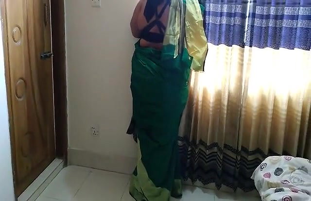 (Tamil Aunty ki Majboori Chudai) hot Priya Aunty Fucked by neighbor In Bed Room – Huge Fuck & cum
