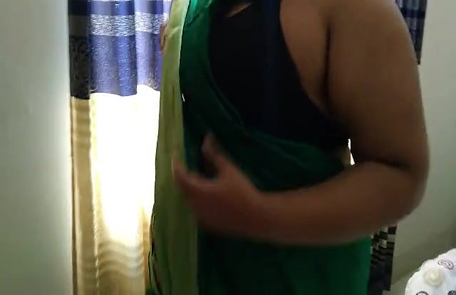 (Tamil Aunty ki Majboori Chudai) hot Priya Aunty Fucked by neighbor In Bed Room – Huge Fuck & cum