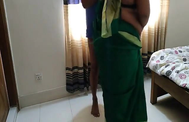 (Tamil Aunty ki Majboori Chudai) hot Priya Aunty Fucked by neighbor In Bed Room – Huge Fuck & cum