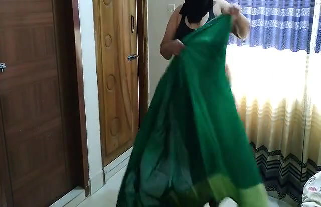 (Tamil Aunty ki Majboori Chudai) hot Priya Aunty Fucked by neighbor In Bed Room – Huge Fuck & cum