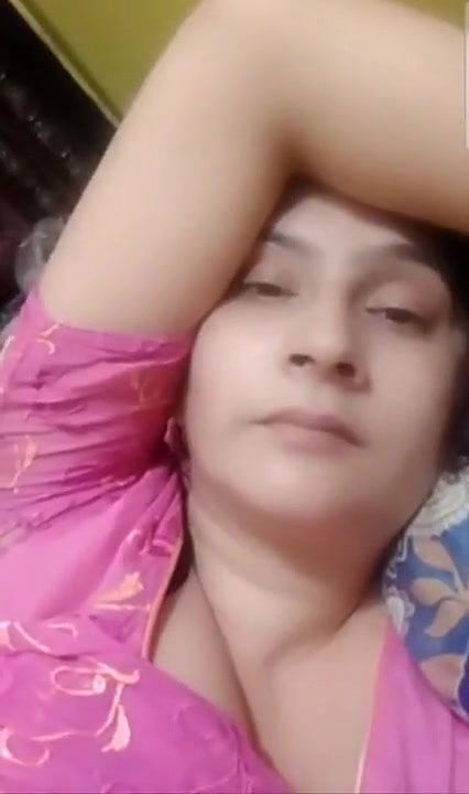 Paki wife Showing Her Nude Body