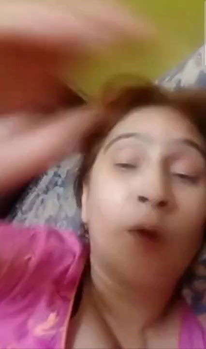 Paki wife Showing Her Nude Body