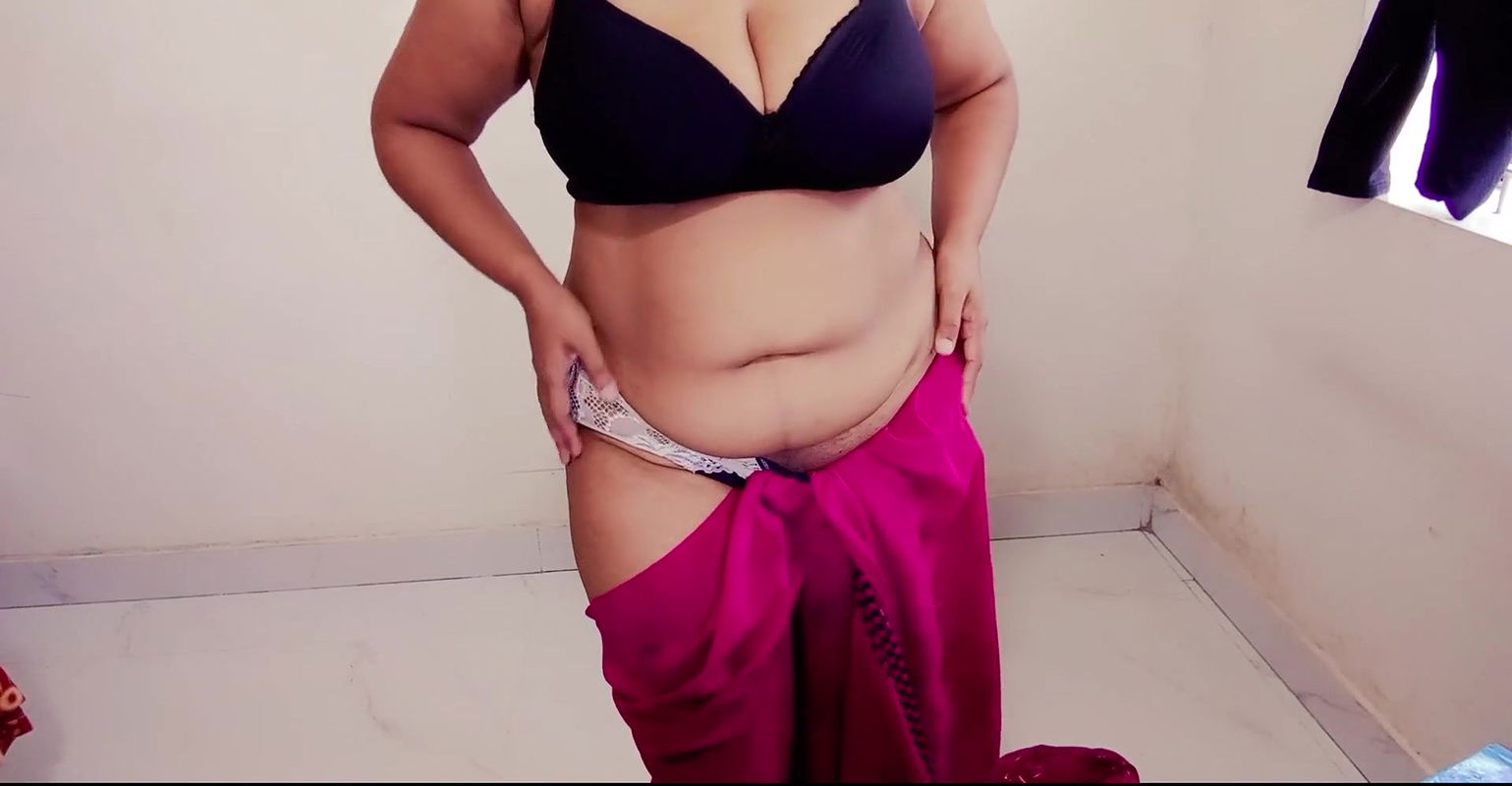 Huge Boobs Arya Fucked by Dildo Vibrator