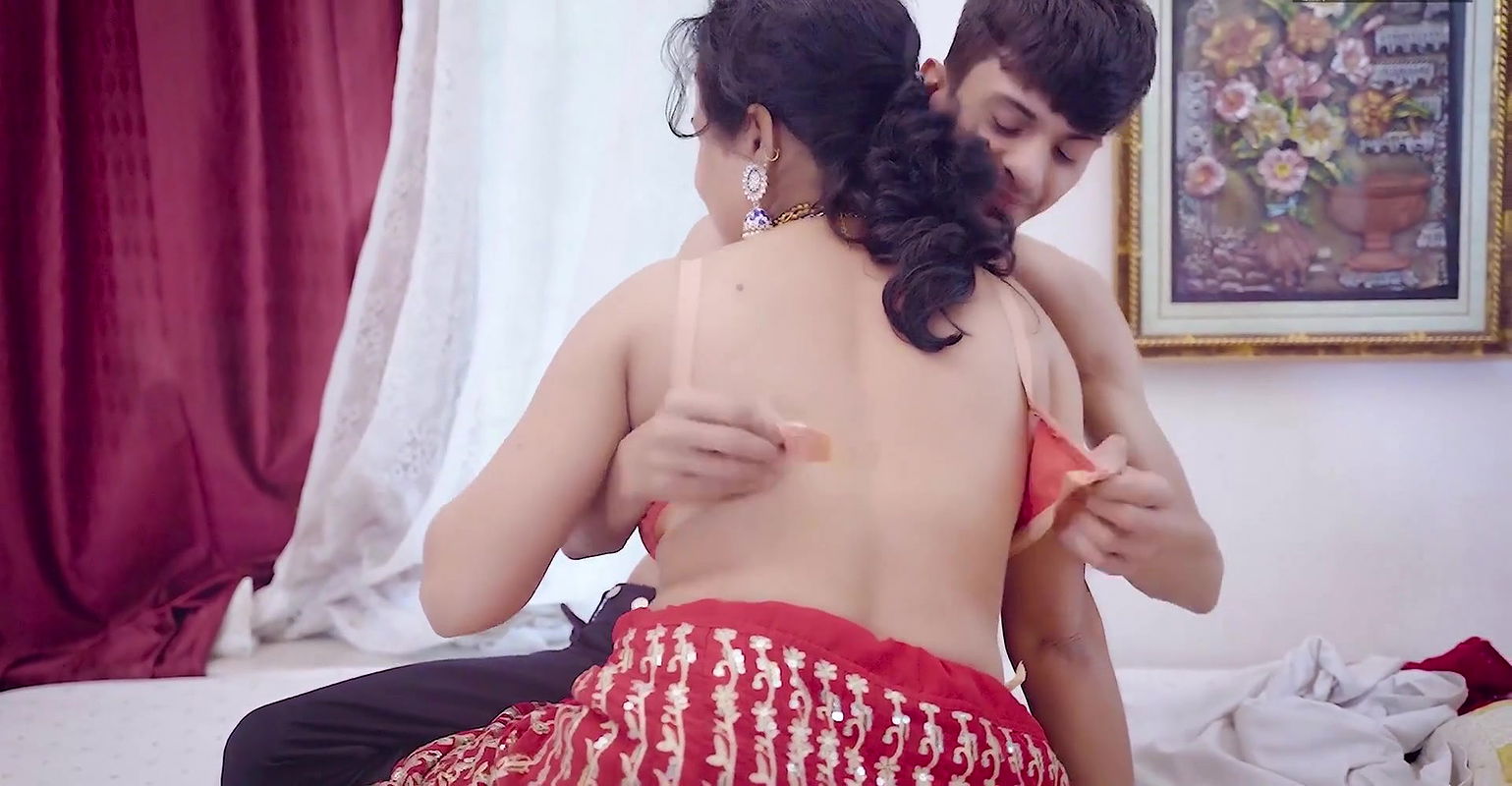 Indian Desi Newly married StepMom ko Dono Bhaiyo Ne Chod dala Suhaagraat ke Din Threesome