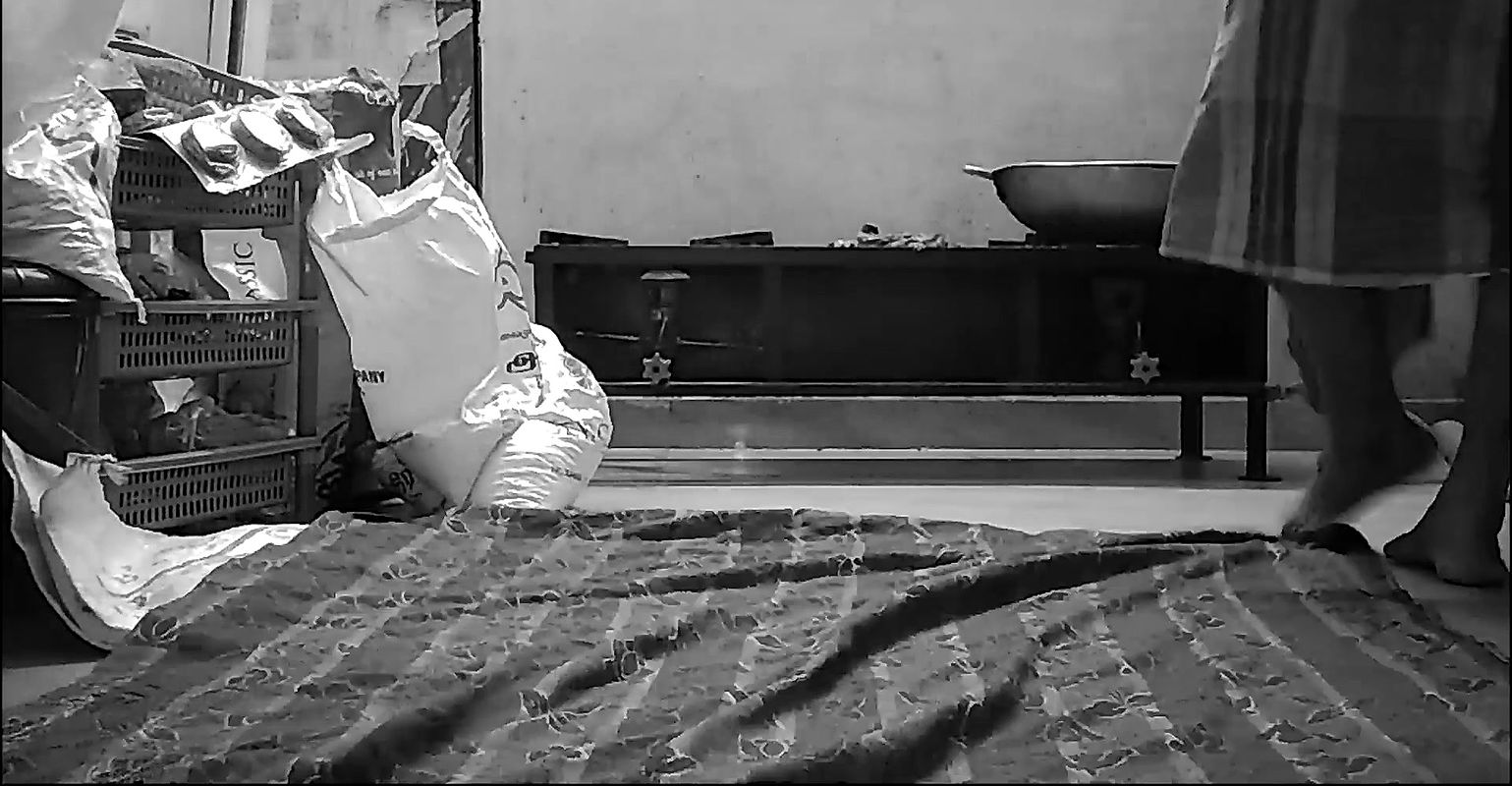 Indian house wife big boobs pressing