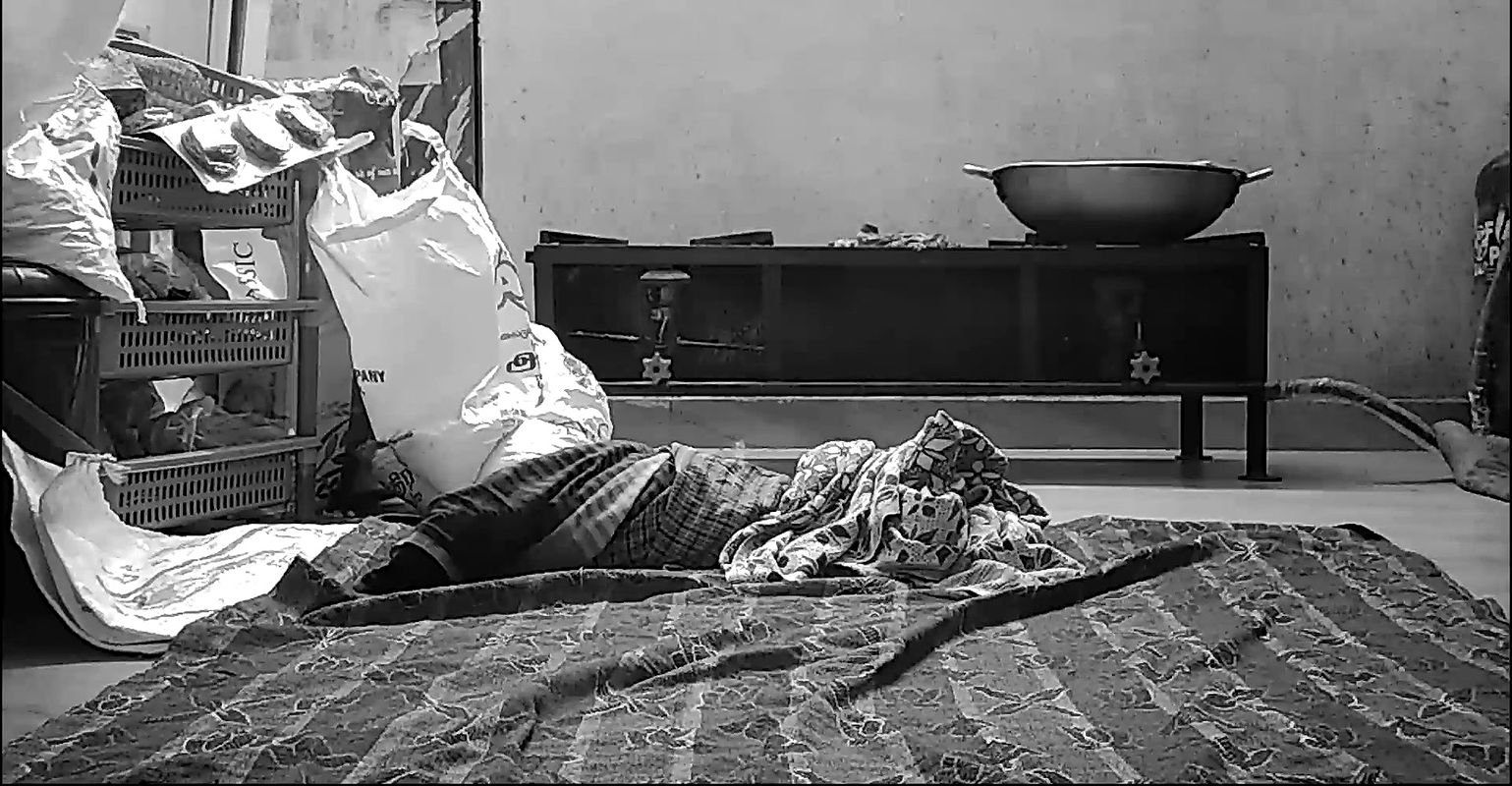 Indian house wife big boobs pressing