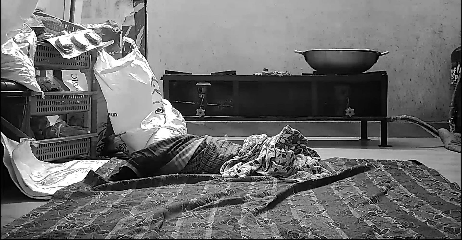 Indian house wife big boobs pressing