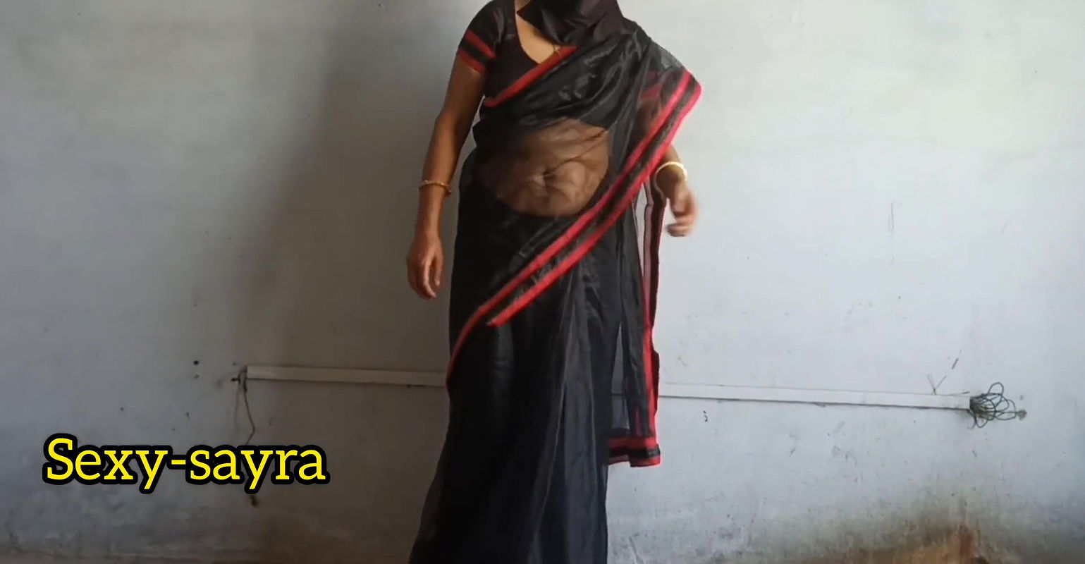 Padosi ne Meri saree utha choda