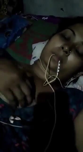 Bengali Bhabi Showing