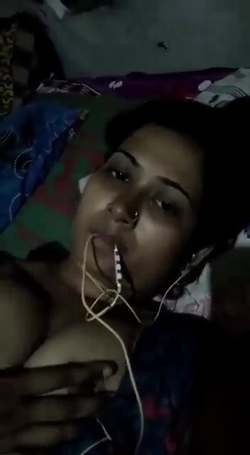 Bengali Bhabi Showing