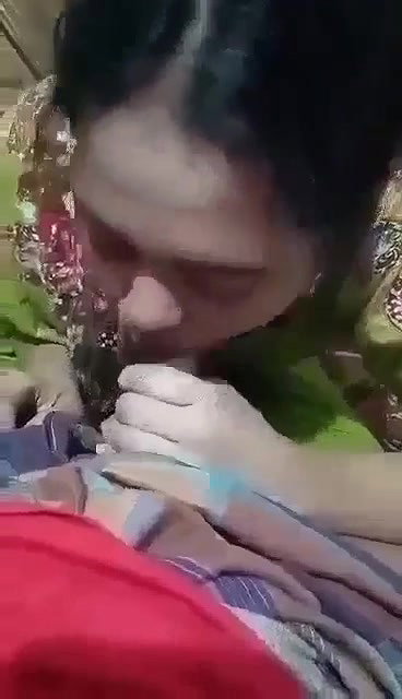 Bhabi Sucking Dick