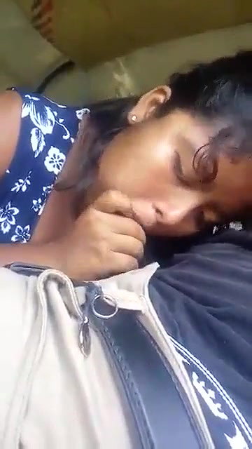 Blowjob in autorikshaw