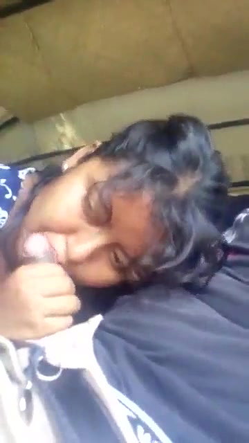 Blowjob in autorikshaw