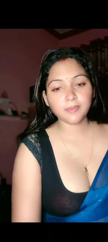 Desi bhabi hot boobs