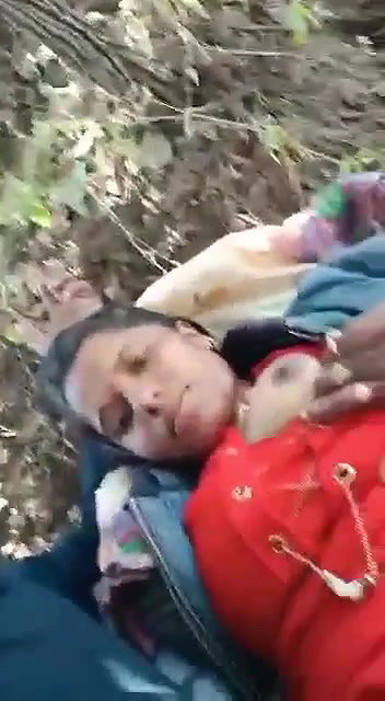 Village girl outdoor fucking