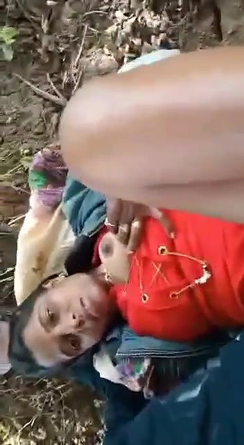 Village girl outdoor fucking
