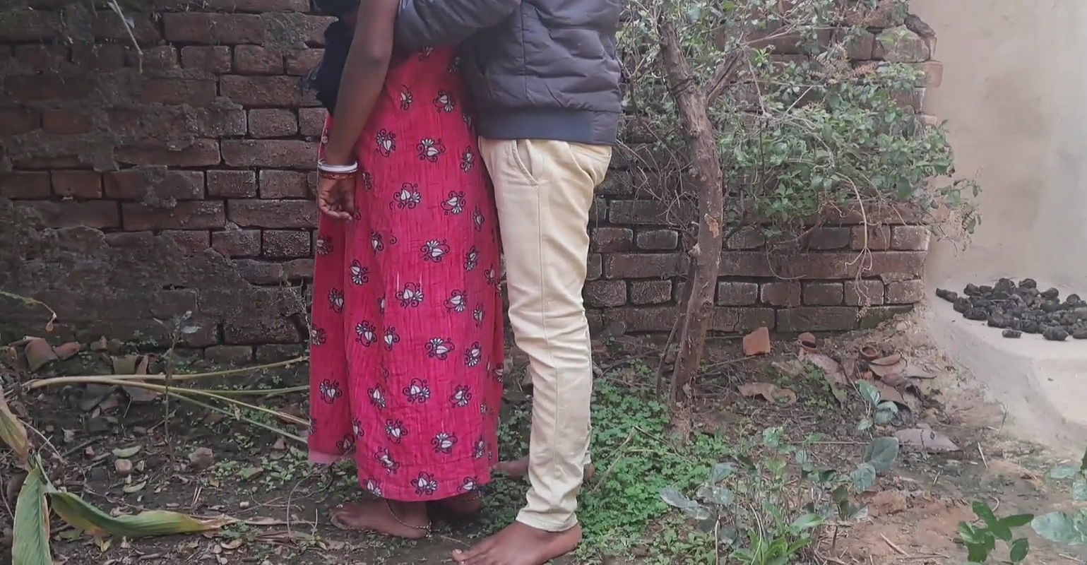 Bhabhi ki Ko Ghar Ke Bahar Me Pela