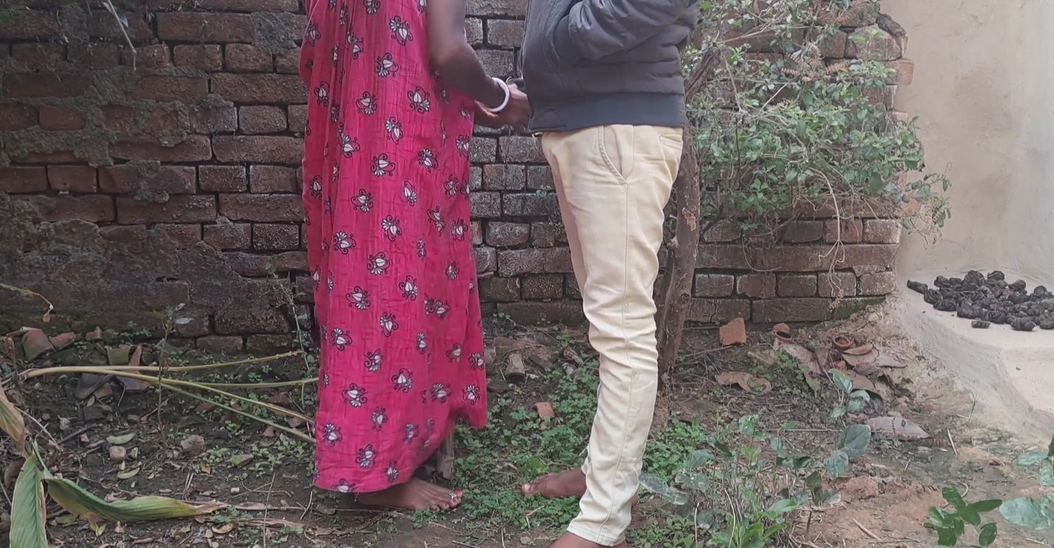 Bhabhi ki Ko Ghar Ke Bahar Me Pela