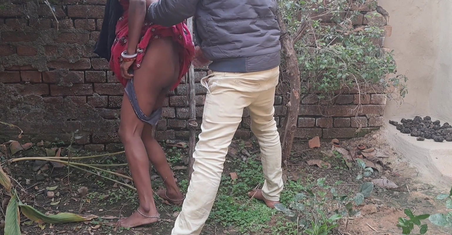 Bhabhi ki Ko Ghar Ke Bahar Me Pela