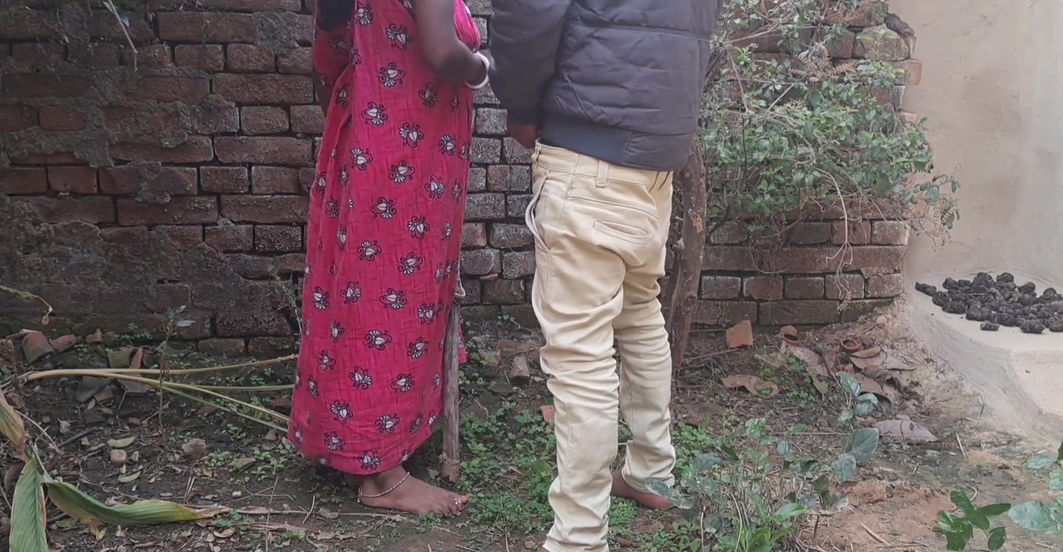 Bhabhi ki Ko Ghar Ke Bahar Me Pela