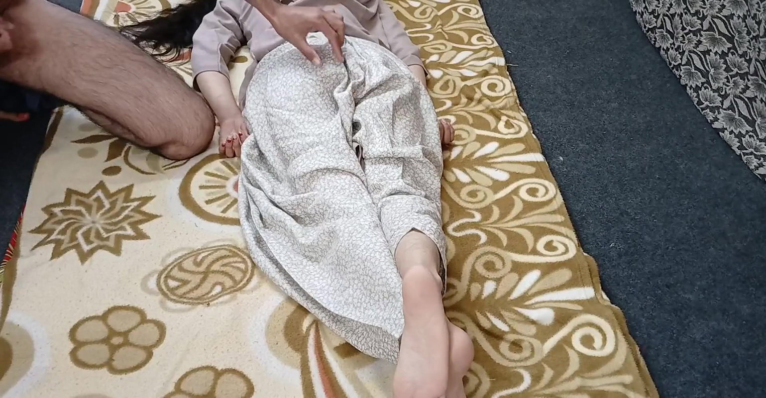 Bhua ki moti gand ko thook lga ke choda with hindi audio Desi Chudai story