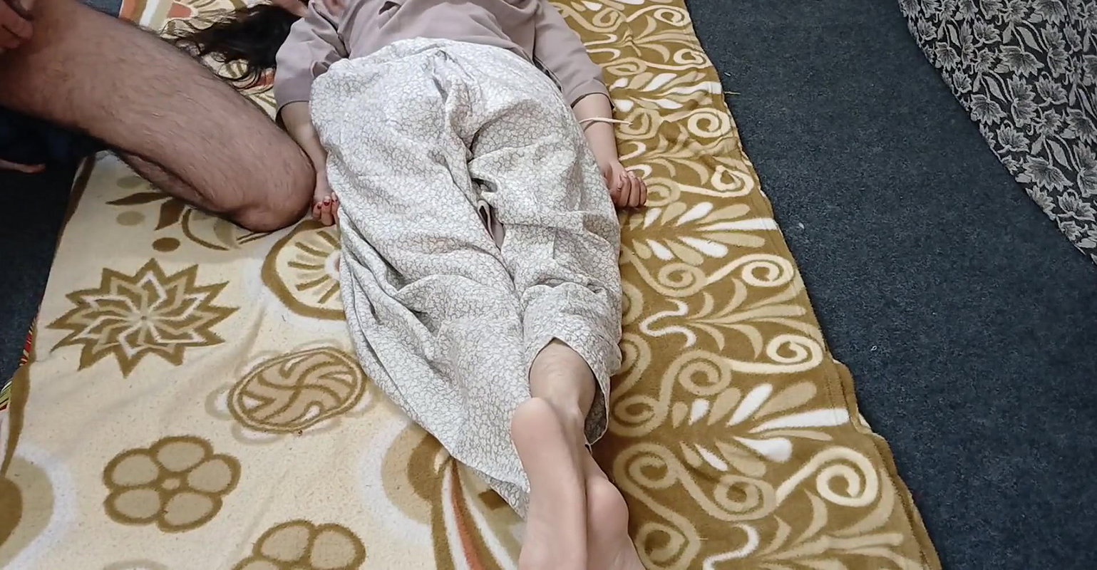 Bhua ki moti gand ko thook lga ke choda with hindi audio Desi Chudai story