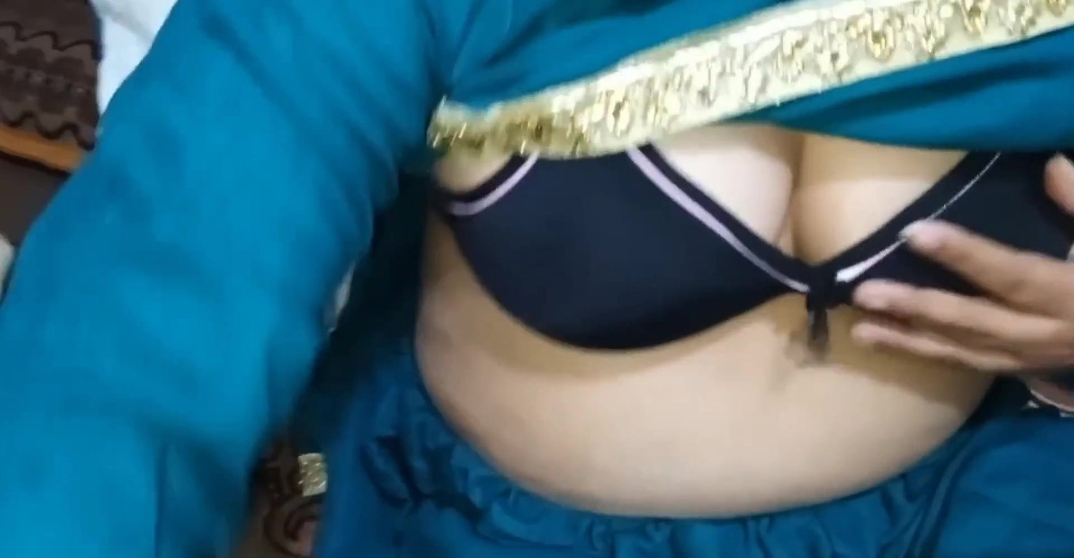 Hot Indian desi Bhabhi Fucked – clear hindi audio