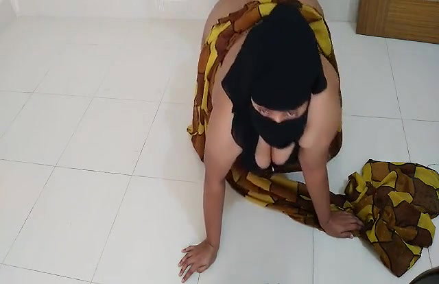 Tamil Badi Bahen ko Chote Bhaie Ne Ghar par Chudai Kar Dia – Desi Village Sex (Clear Audio)