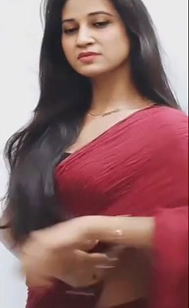 Desi Girl Showing Her Full Nude
