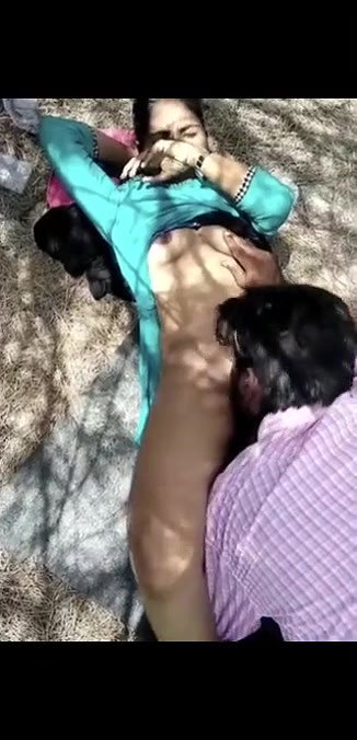 Sexy Tamil Girl Pussy Licking Outdoor By Lover 2 clip merge