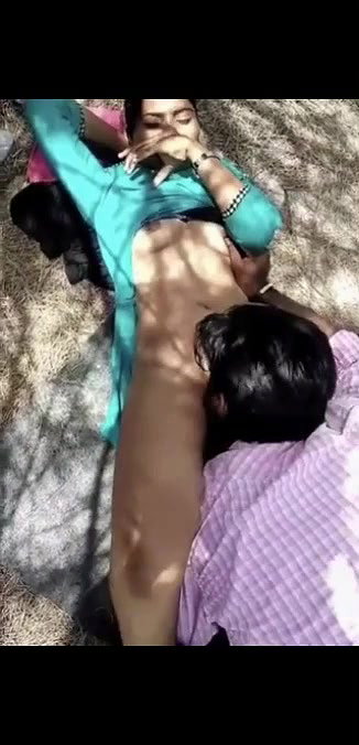 Sexy Tamil Girl Pussy Licking Outdoor By Lover 2 clip merge