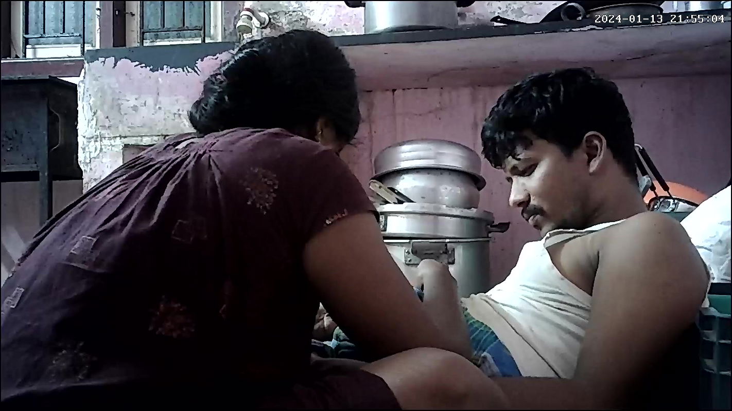 Indian house wife hot kissing ass