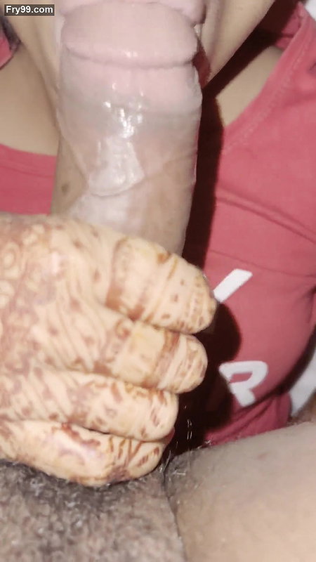 Desi bhabhi giving blowjob devar with hand mehandi karwa chauth special