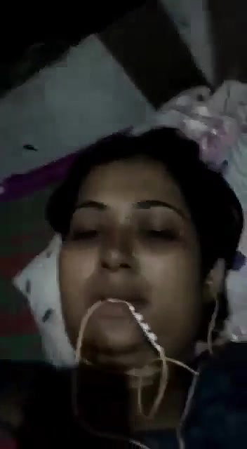 Bengali Bhabi Showing