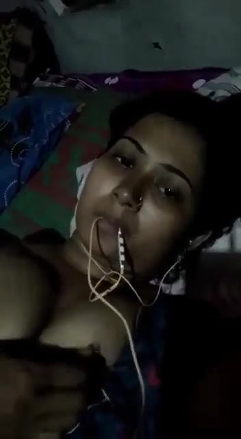 Bengali Bhabi Showing