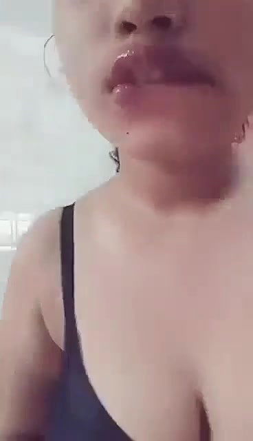 Beautiful Horny chubby Girl Fingering